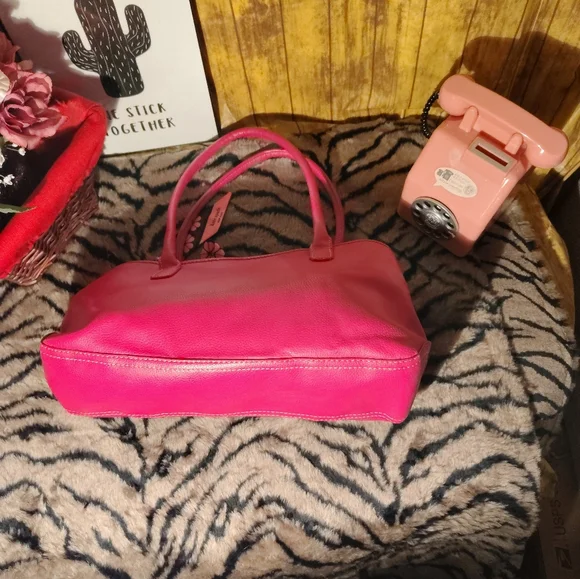Pink Craft And Borrow Purse With A Katespade Scarf And Betsy Johnson Keychain - Picture 6 of 7
